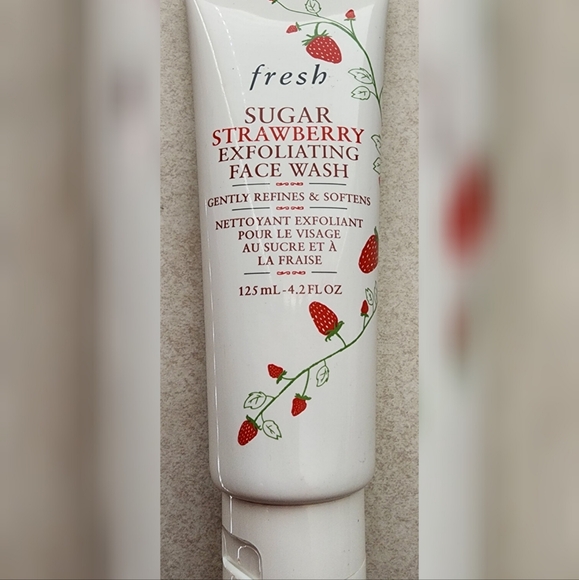 Fresh Sugar Strawberry Exfoliating Face Wash New - Picture 1 of 7